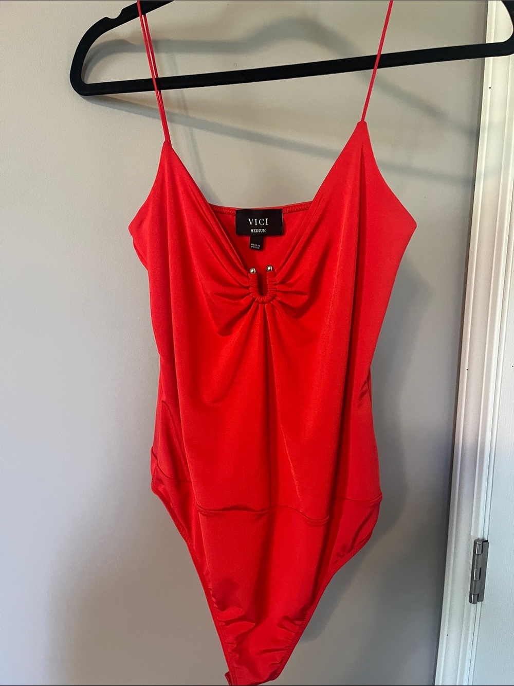 NEVER WORN VICI Bright Red Ring-Accent Spaghetti-Strap Bodysuit